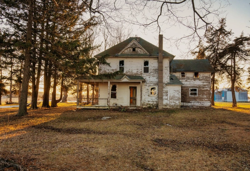 Hoarder House Code Violation
